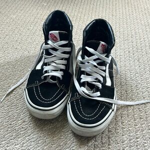 woman’s size 8 vans